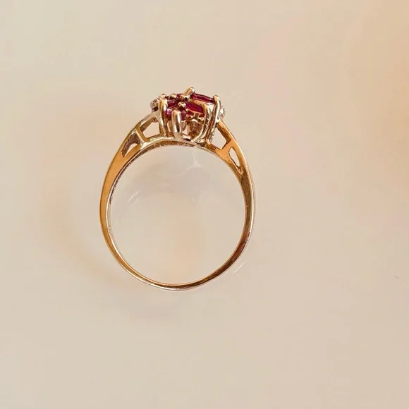 10k Gold Ruby Diamond Cluster Flower Ring size 8 - Picture 5 of 9